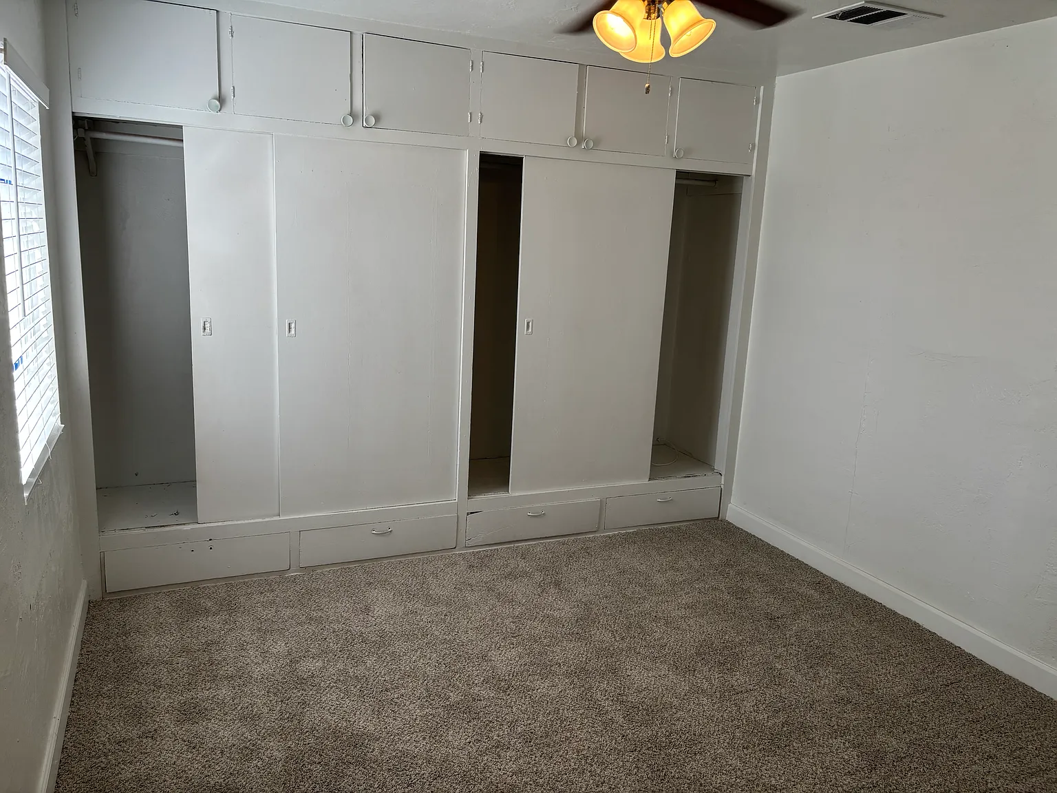 334 N Wilson St — Photo 3