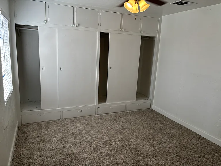 334 N Wilson St — Photo 3