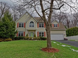 48 Archer Dr, Clifton Park, NY 12065
