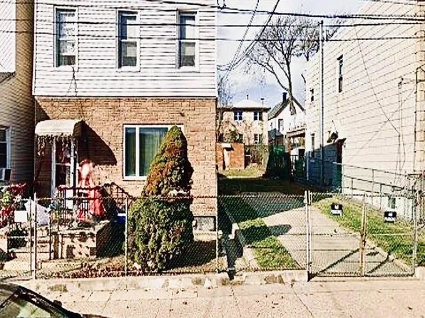 69-17 59th Road, Maspeth, NY 11378