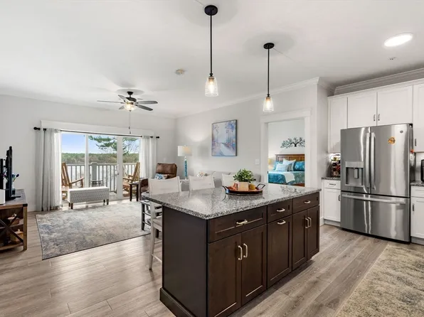 57 Long Point Rd #205, Lakeville, MA 02347