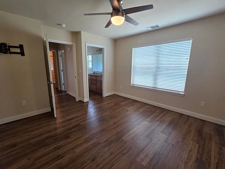 1004 E Hill St #B — Photo 9