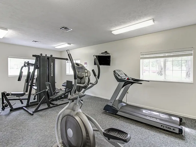 Deer Park Apartments — Photo 2