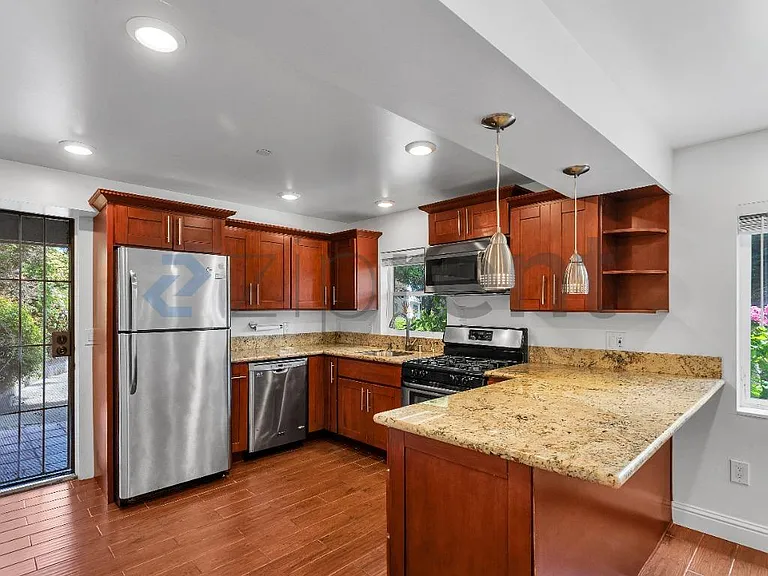 609 Drake Ave #2 — Photo 12