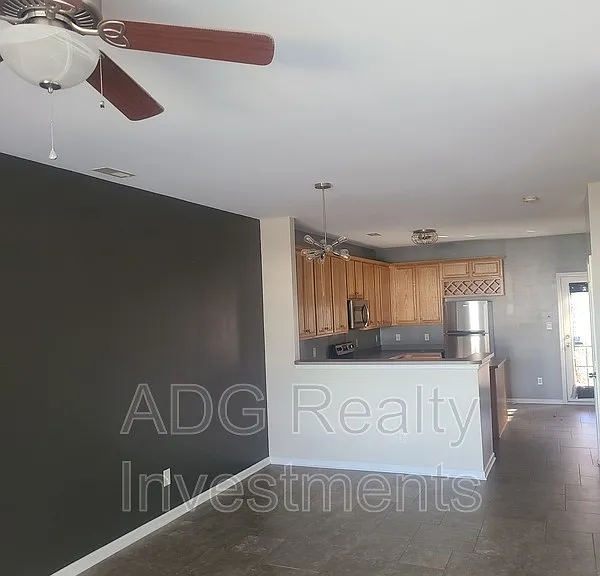 12623 Shuman Ln — Photo 3