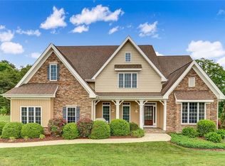 7478 Henson Forest Dr, Summerfield, NC 27358