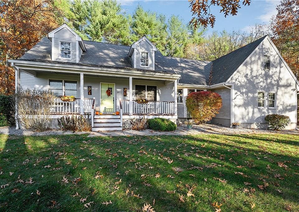 1st image of 37 Metcalf Dr