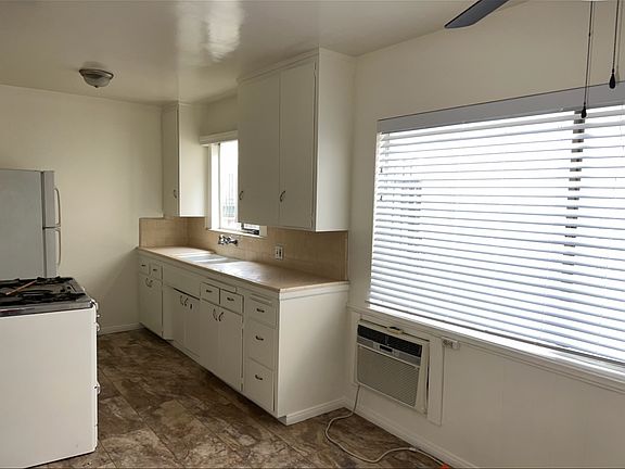4th image of 6707 Whitsett Ave #3