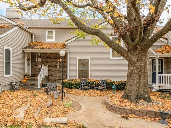 8362 NW Barrybrooke Dr, Kansas City, MO 64151