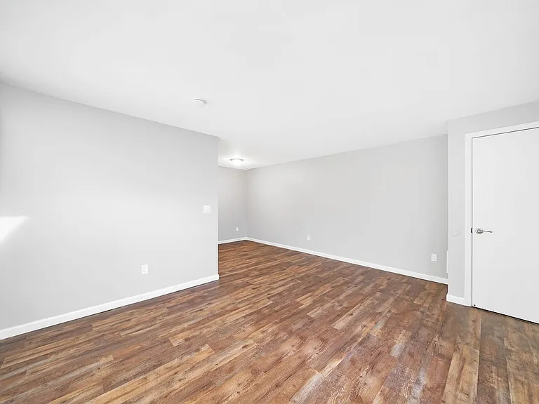 12150 SW Allen Blvd — Photo 29