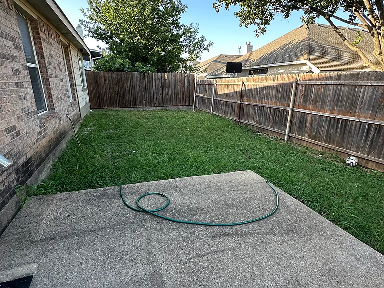 6609 Fairglen Dr — Photo 24