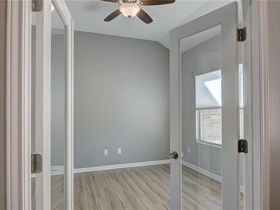5th image of 118 Headwaters Dr