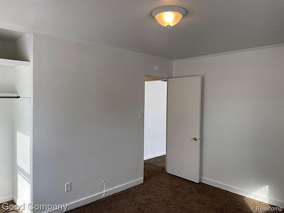4th image of 10250 Corning Ave