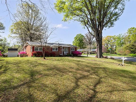 3rd image of 1242 Norman Dr