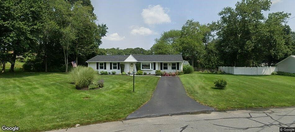 1st image of 12 Samosett Dr