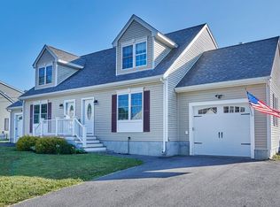 37 Mill St, Merrimac, MA 01860