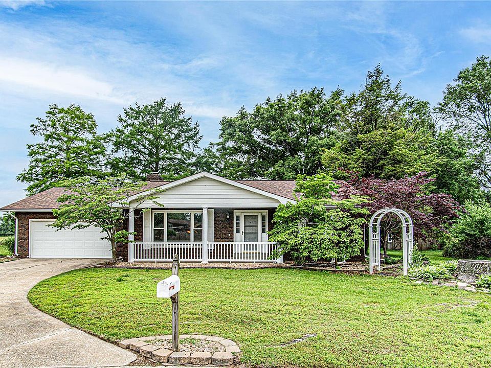 1st image of 64 Karen Dr