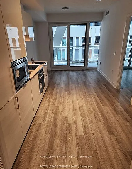 230 Simcoe St #1033 — Photo 3