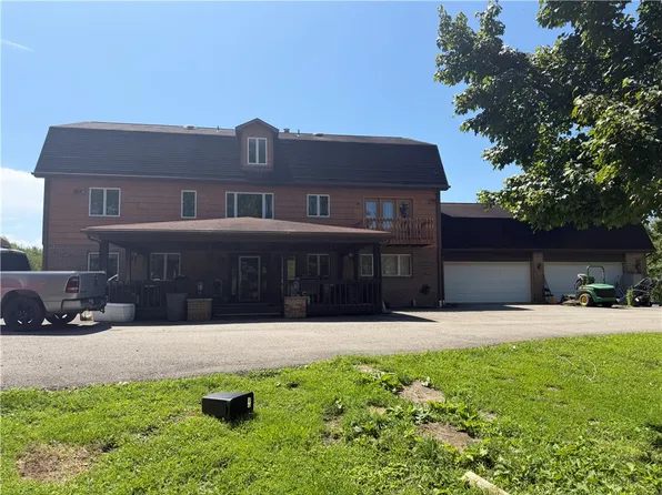 120 Hawkview Ln, Latrobe, PA 15650