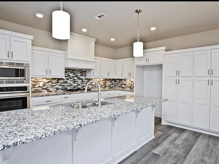 3604 Brittany Rd — Photo 7