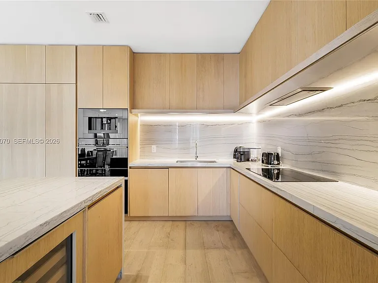 8701 Collins Ave #605 — Photo 19