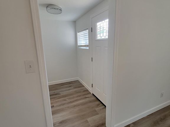 3rd image of 4129 Concordia Ave