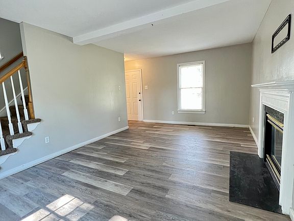 5th image of 5413 Dickens Glen Ln