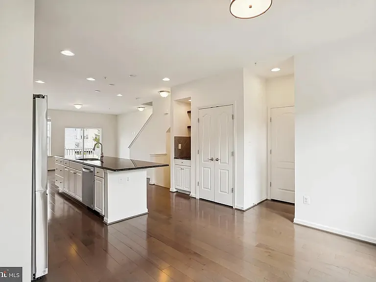 18320 Woodhouse Ln — Photo 11
