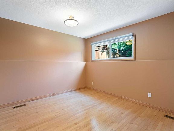 4th image of 2712 SW Conrad Dr NW