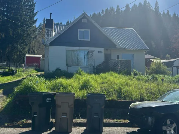 1837 Cedar St, Sweet Home, OR 97386