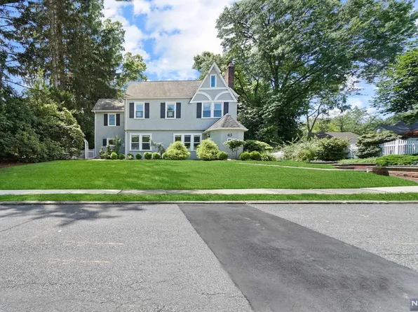 43 Buena Vista Ave, Hillsdale, NJ 07642