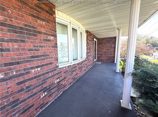 5209 Glow Dr, Charleston, WV