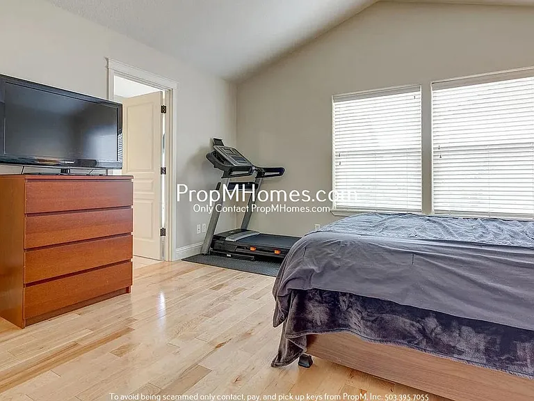 16711 SW 134th Ter — Photo 11