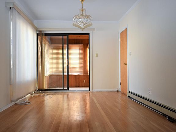 4th image of 50 Joseph St