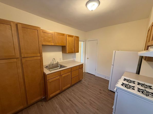 2718 Main St APT 1L
