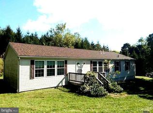 60 Red Hill Rd, New Oxford, PA 17350