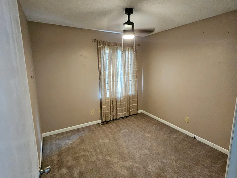 205 Edgewood St — Photo 16