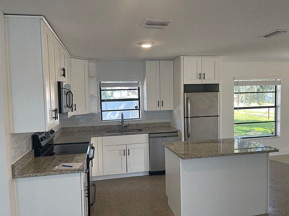 3rd image of 4110 N Blvd