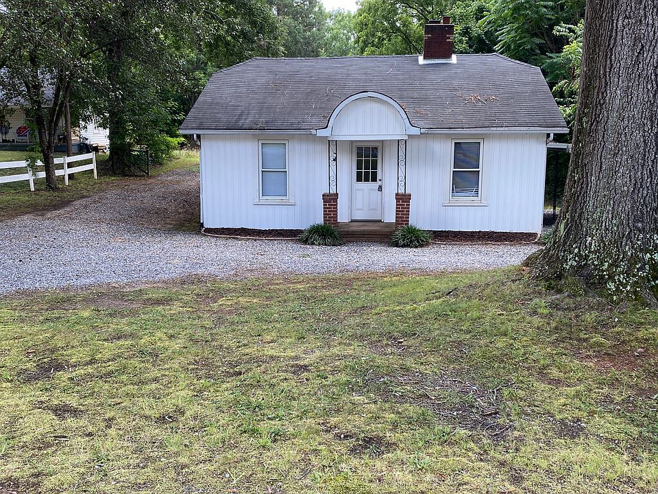 Front of house, view from road.