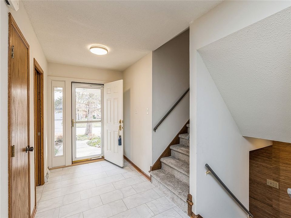 7019 Franklin Ave, Windsor Heights, IA 50324 Zillow