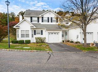 37 Brookville Way, Manorville, NY 11949