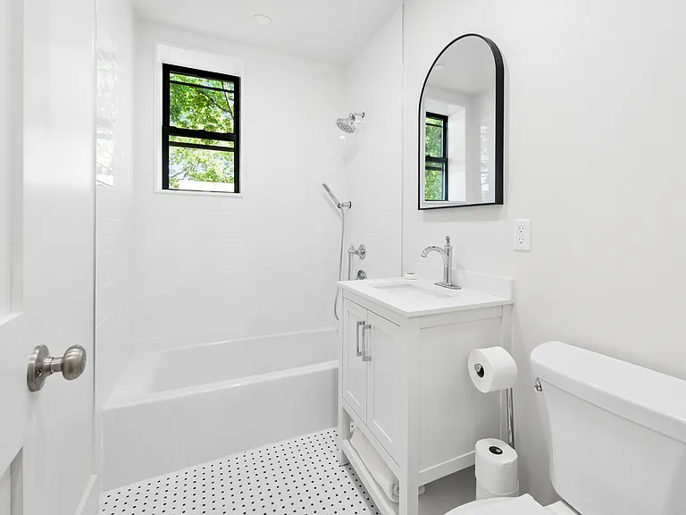 214 5th Ave #14 — Photo 9
