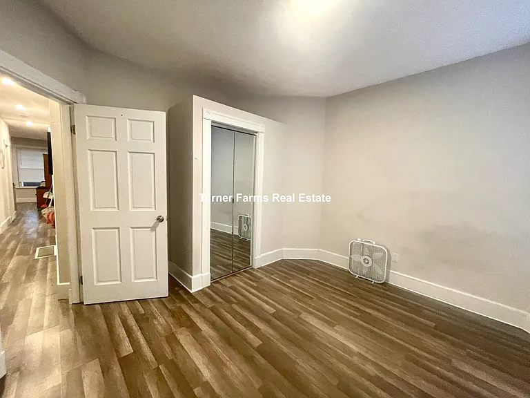 45 Crescent Ave #1R — Photo 5