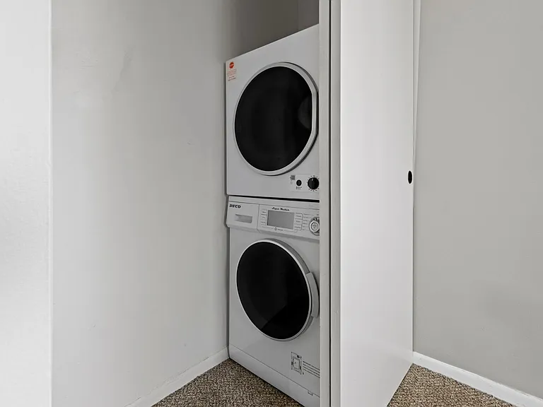 The Cedars Apartment Homes — Photo 9