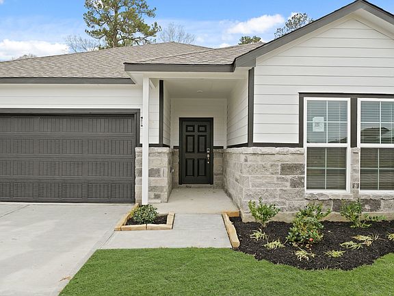 3rd image of 16994 Hazelnut Dr