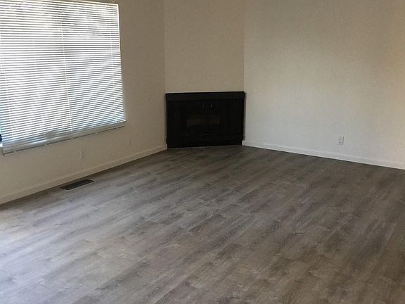 5th image of 5755 Preston Dr