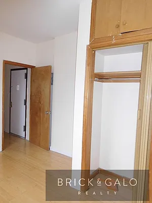 Rented by BRICK & GALO REALTY CORP | media 28