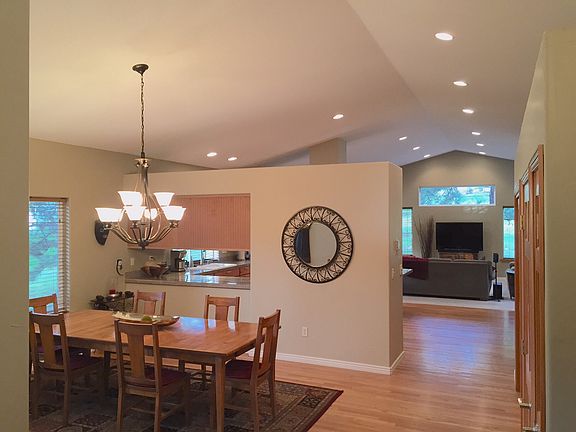Dining room from front door