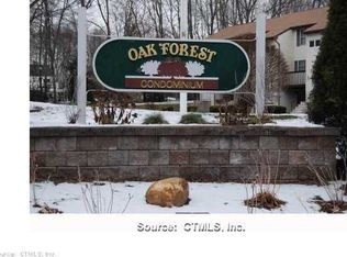 123 Oak Forest Dr, Manchester, CT 06042