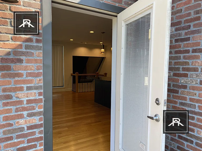 1618 Beacon St #3 — Photo 8